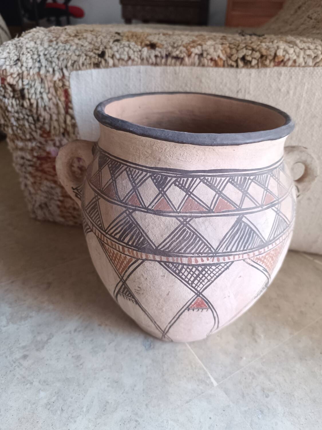 Berber pottery tribute Béni Saïd North of Morocco 31cm H