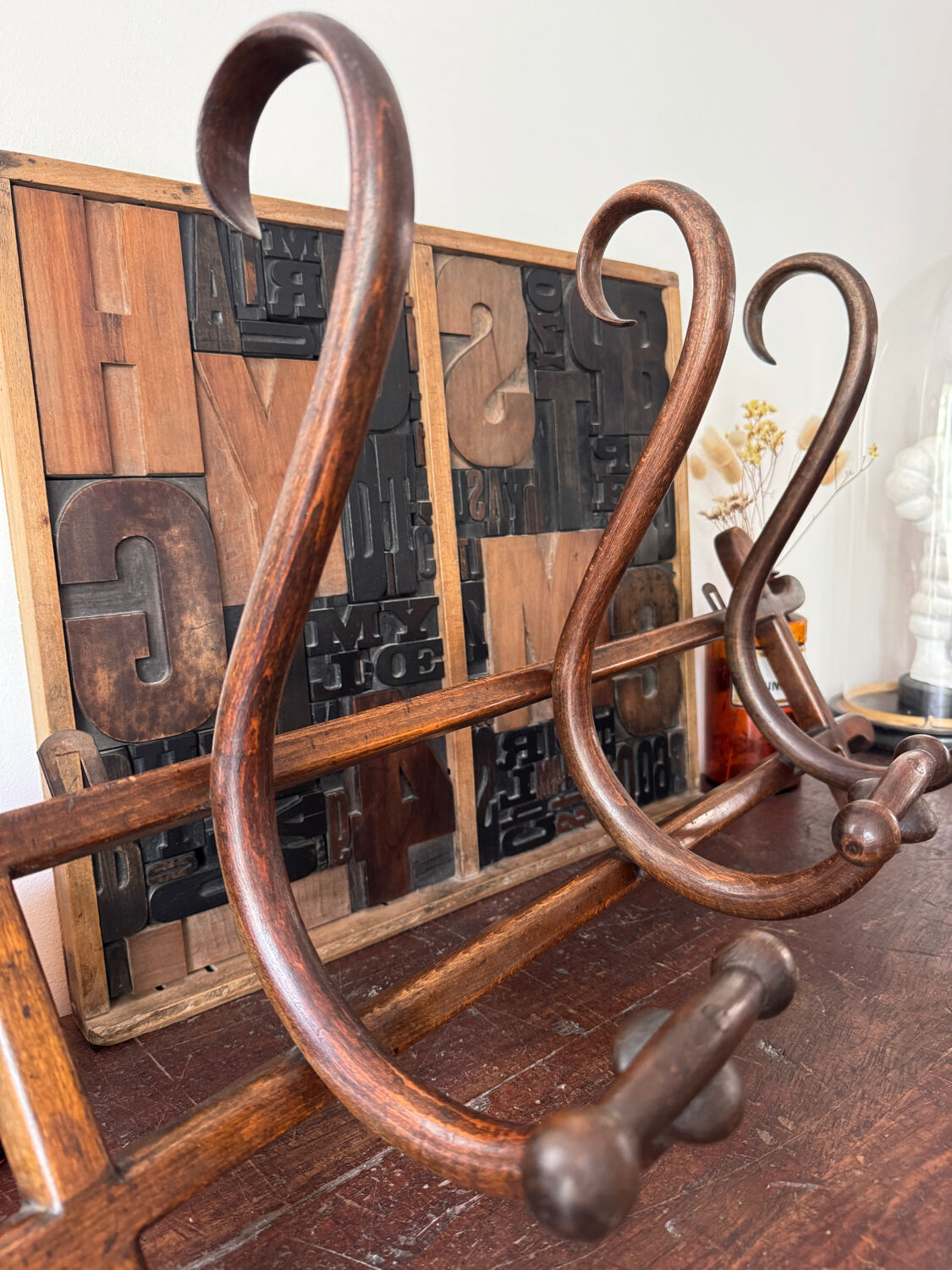 Porte manteau mural en bois Thonet