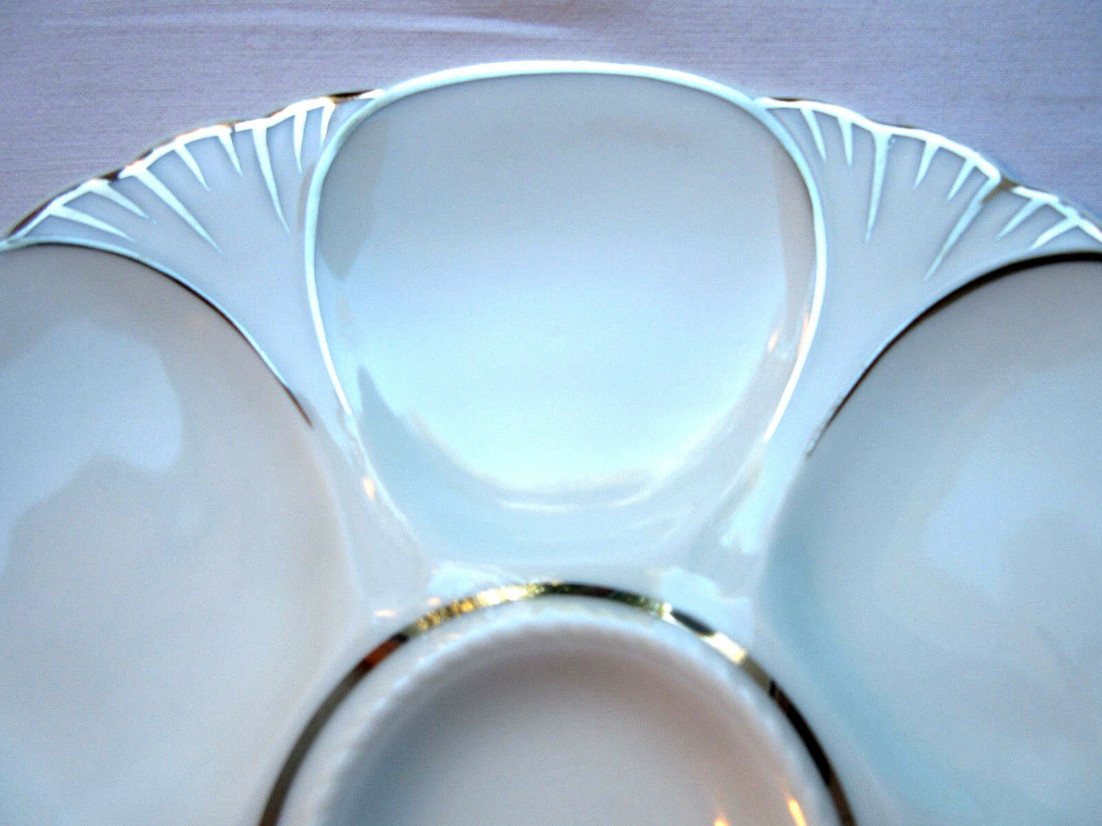 Assiette à huîtres en barbotine Limoges Charles Ahrenfeldt: 6 coquilles argent