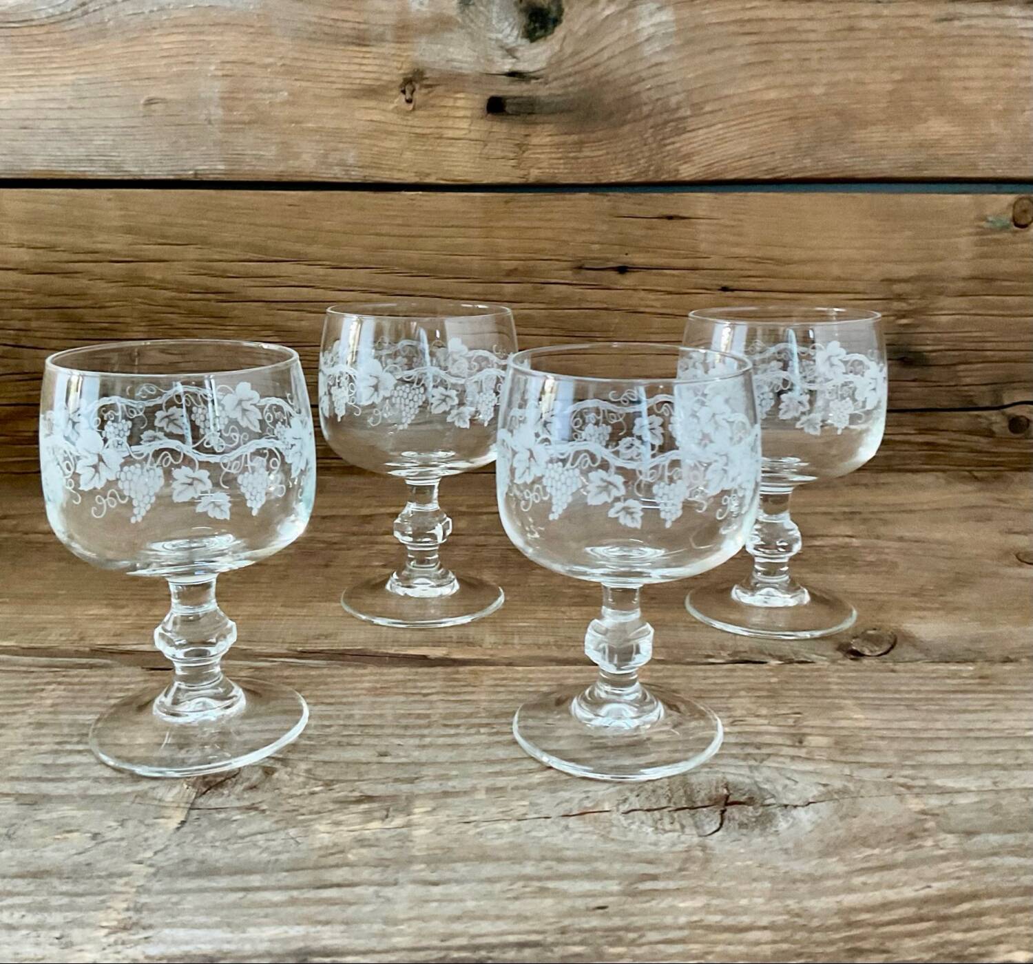 4 small luminarc “vine” glasses