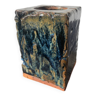 Potter's vase in glazed stoneware