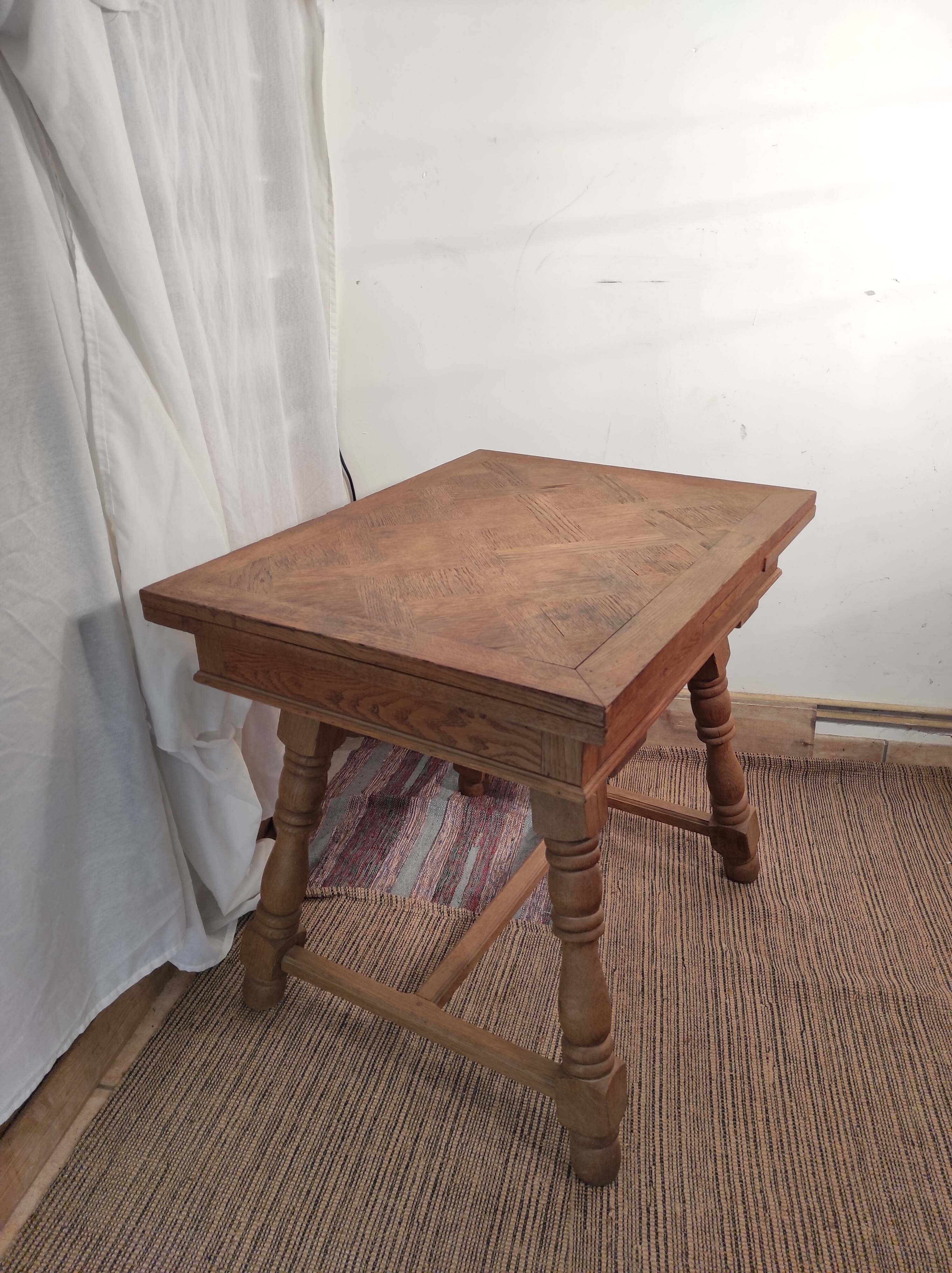 Oak table with extensions