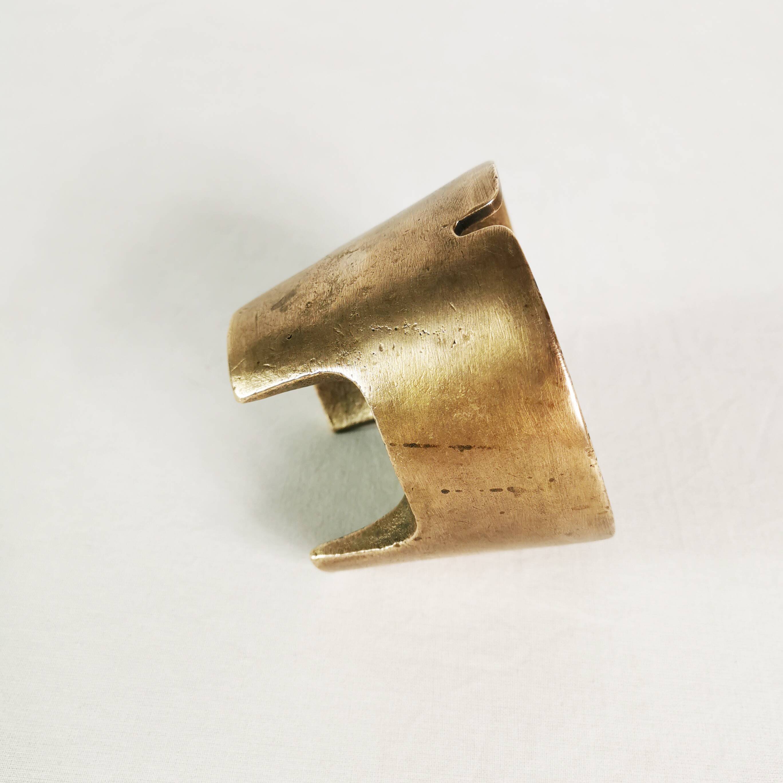 Modernistyczna popielniczka z mosiądzu, Dania, lata 70.