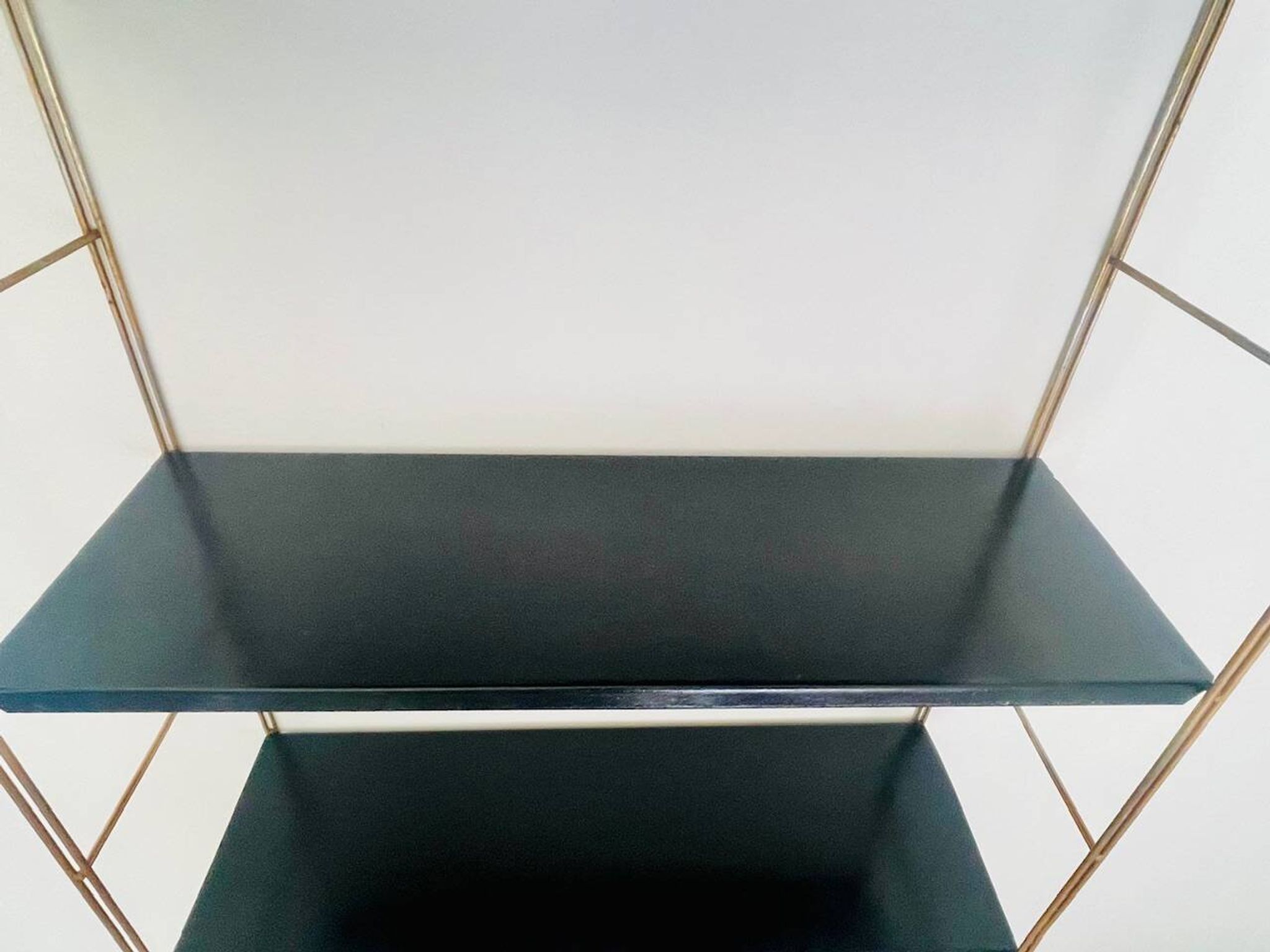 Etagère murale vintage modulable, metal et laiton circa 1960s