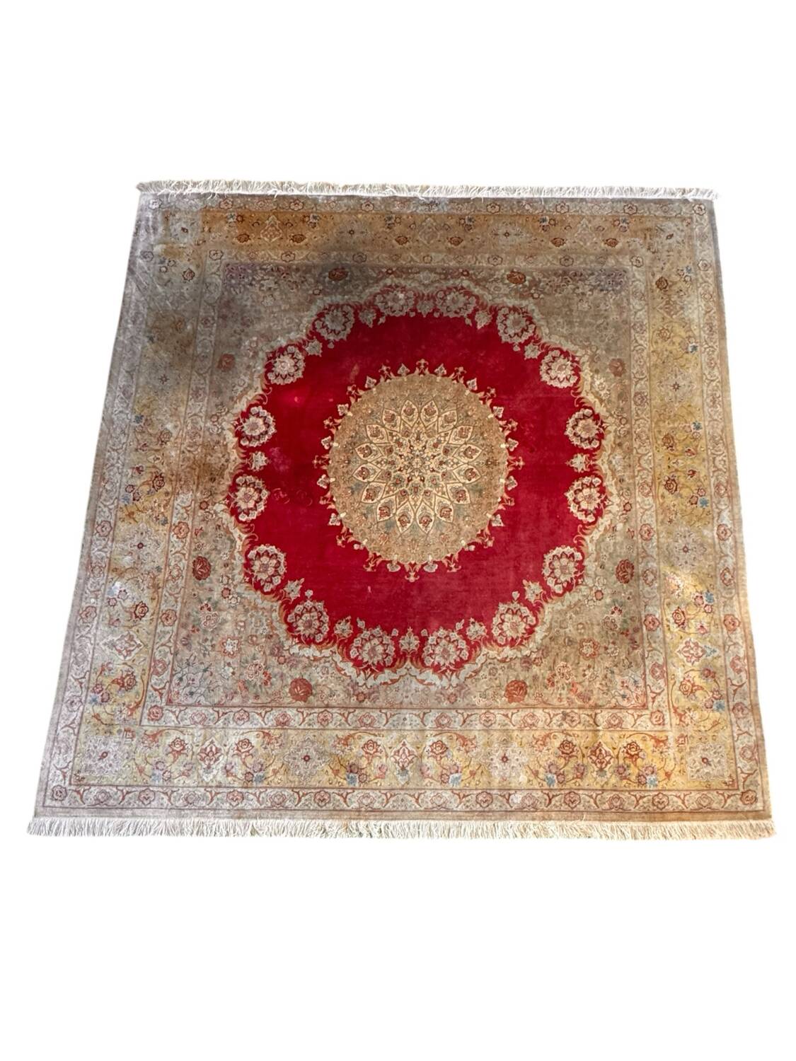 Extra fine Ghoum carpet from Iran in silk, signed Bahrami.