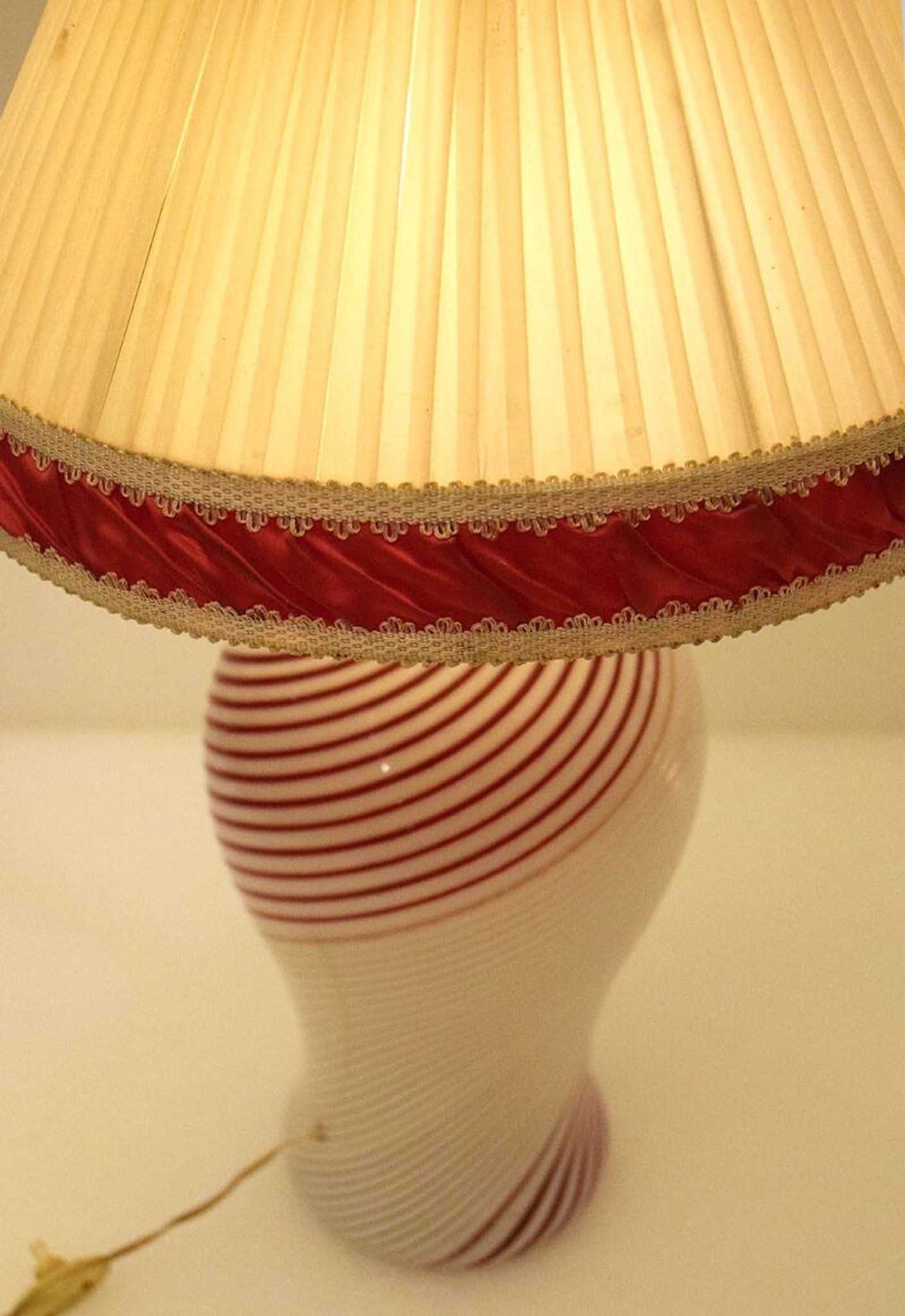 Dino Martens for Aureliano Toso Murano mezza filigrana table lamp from the 1950s