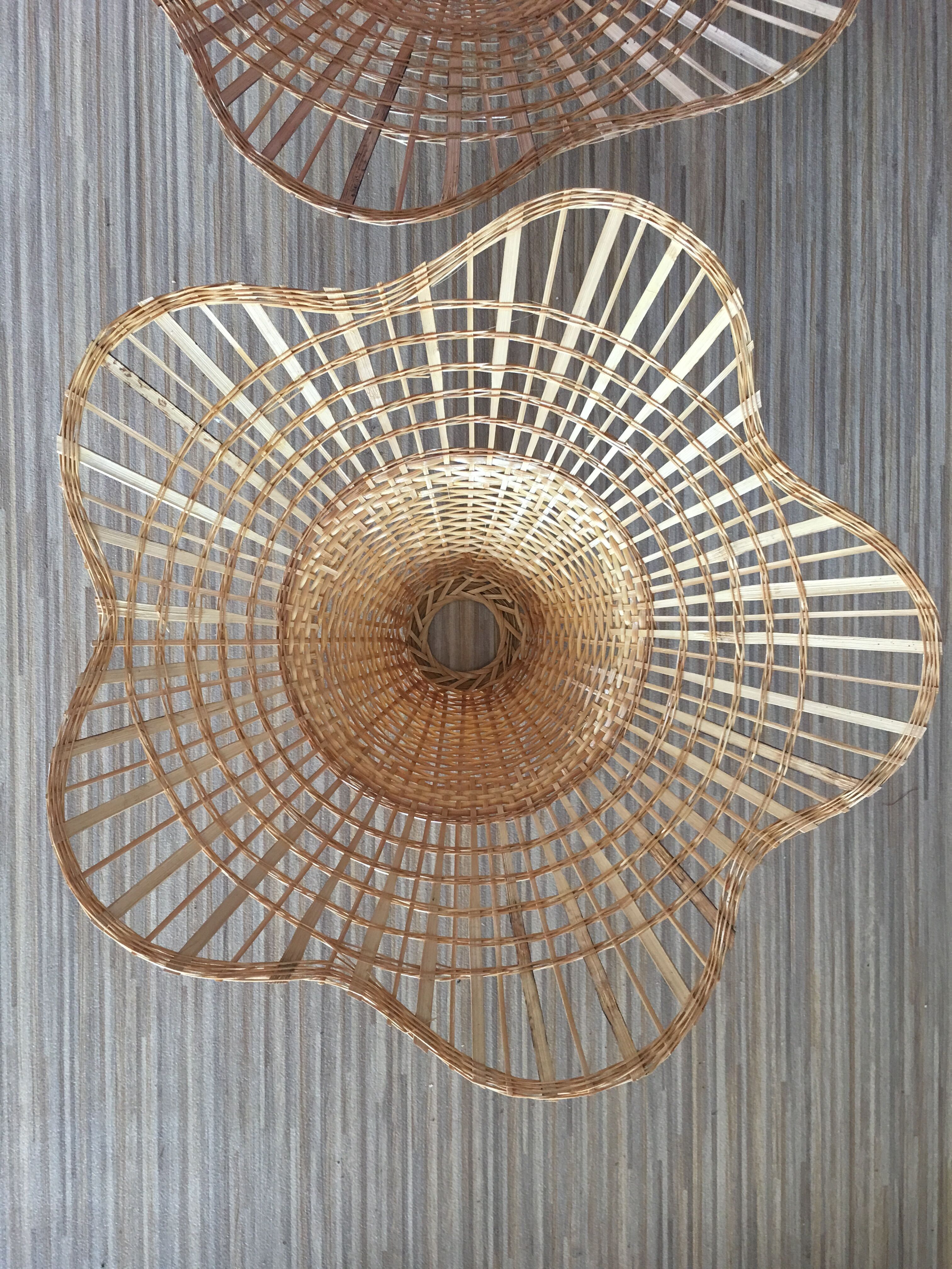 Set of 2 sudpendions in wicker and rattan