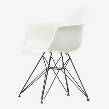 Eames DAR Armchair White / Black - Vitra