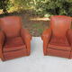 Paire de fauteuils club en cuir