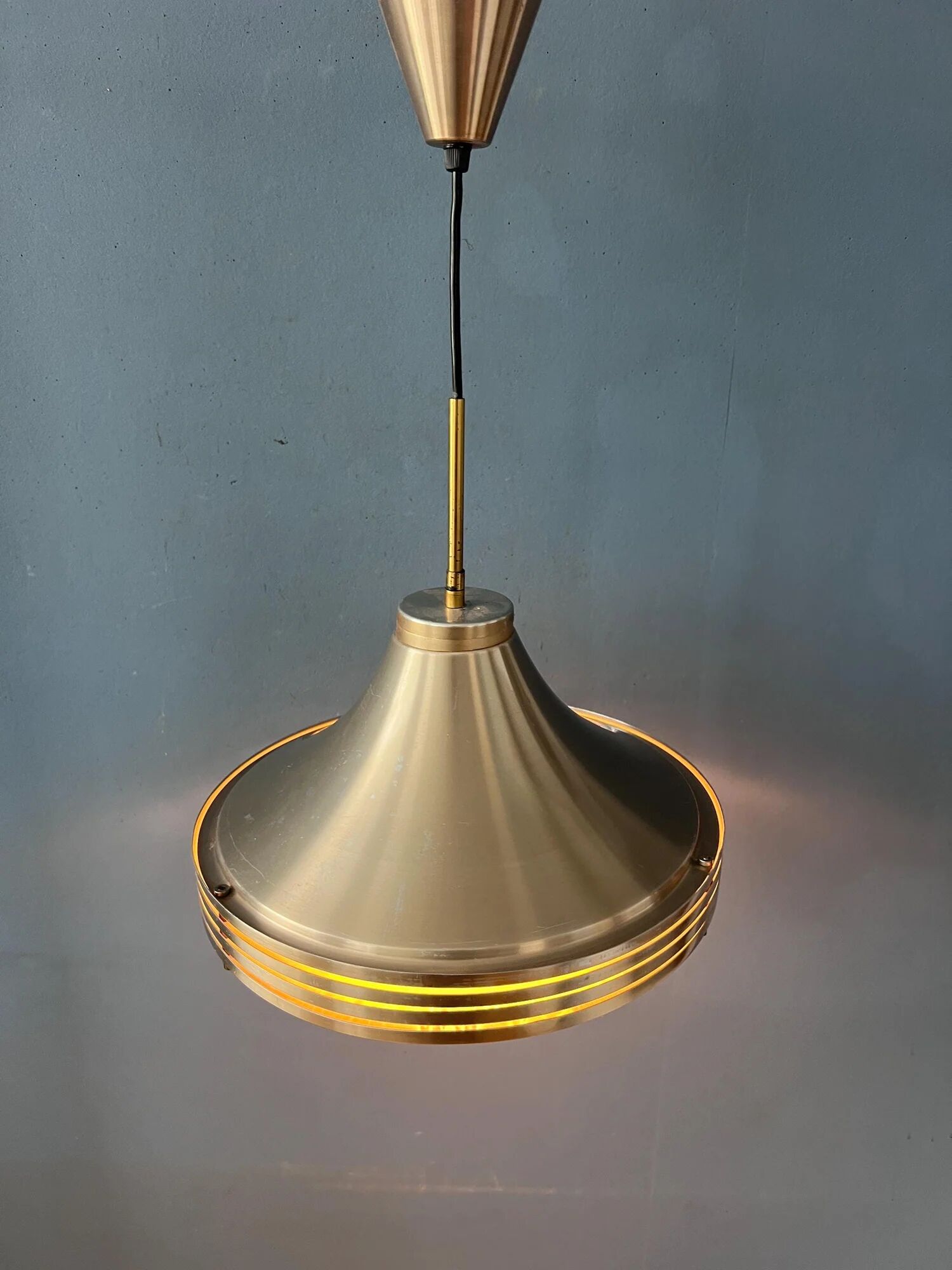 Suspension en verre et aluminium brossé de style mid-century