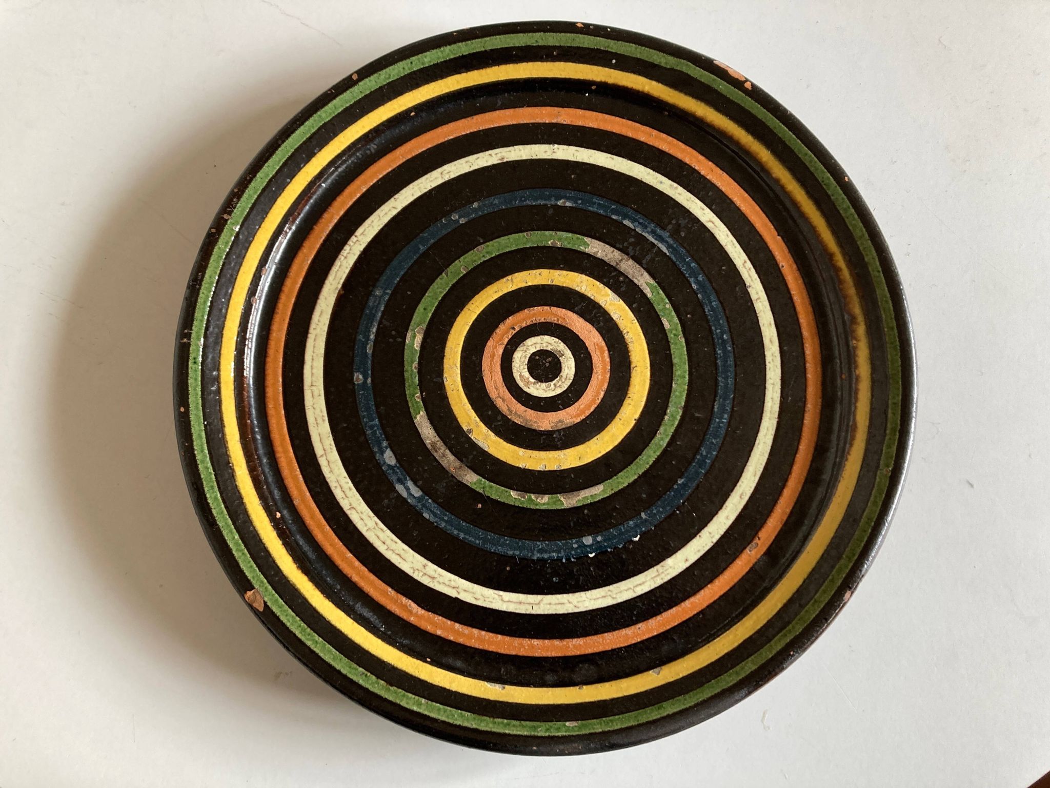 Plat vide poche cible XXL en terre vernissée de Marnaz 1950