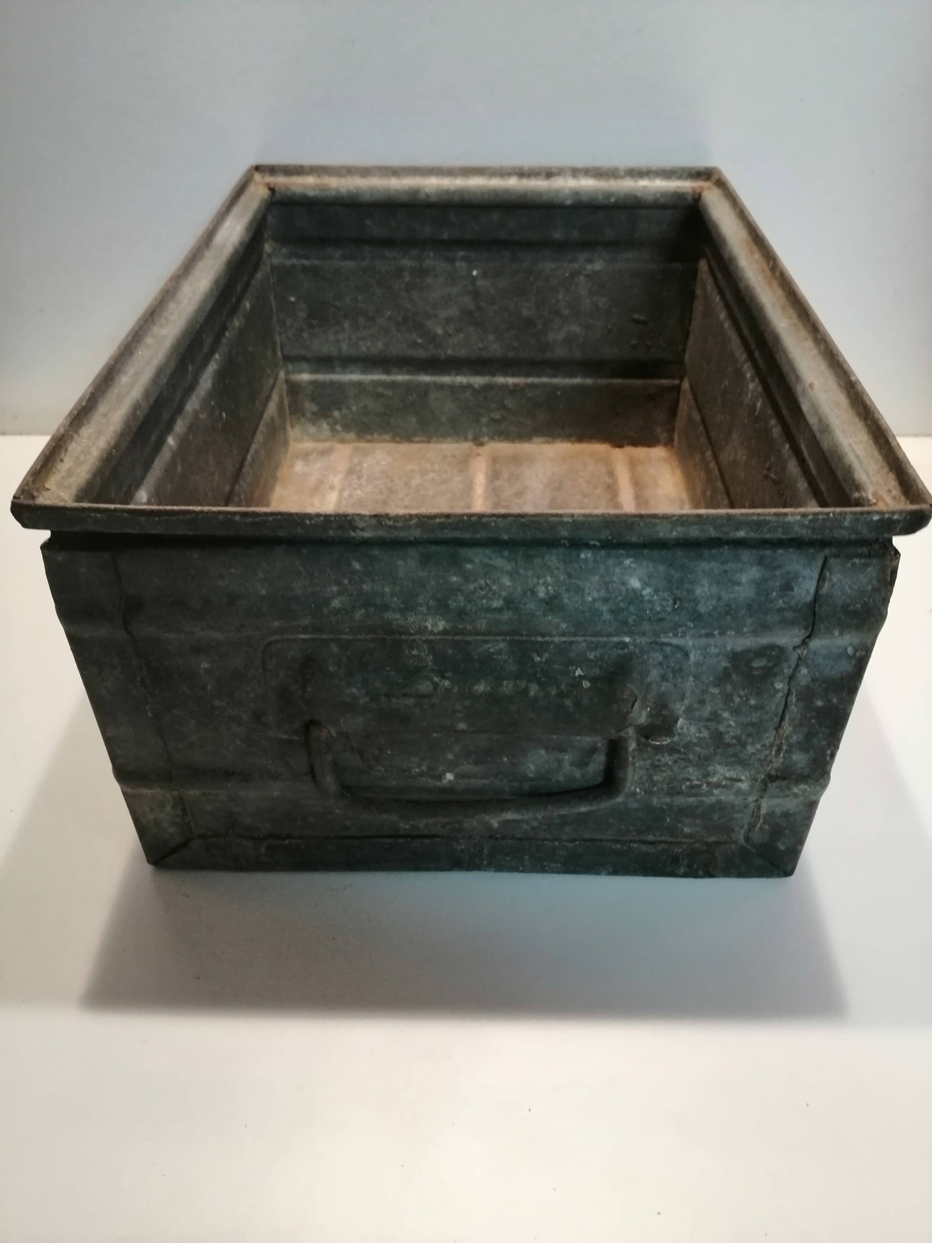 Industrial metal tray or box