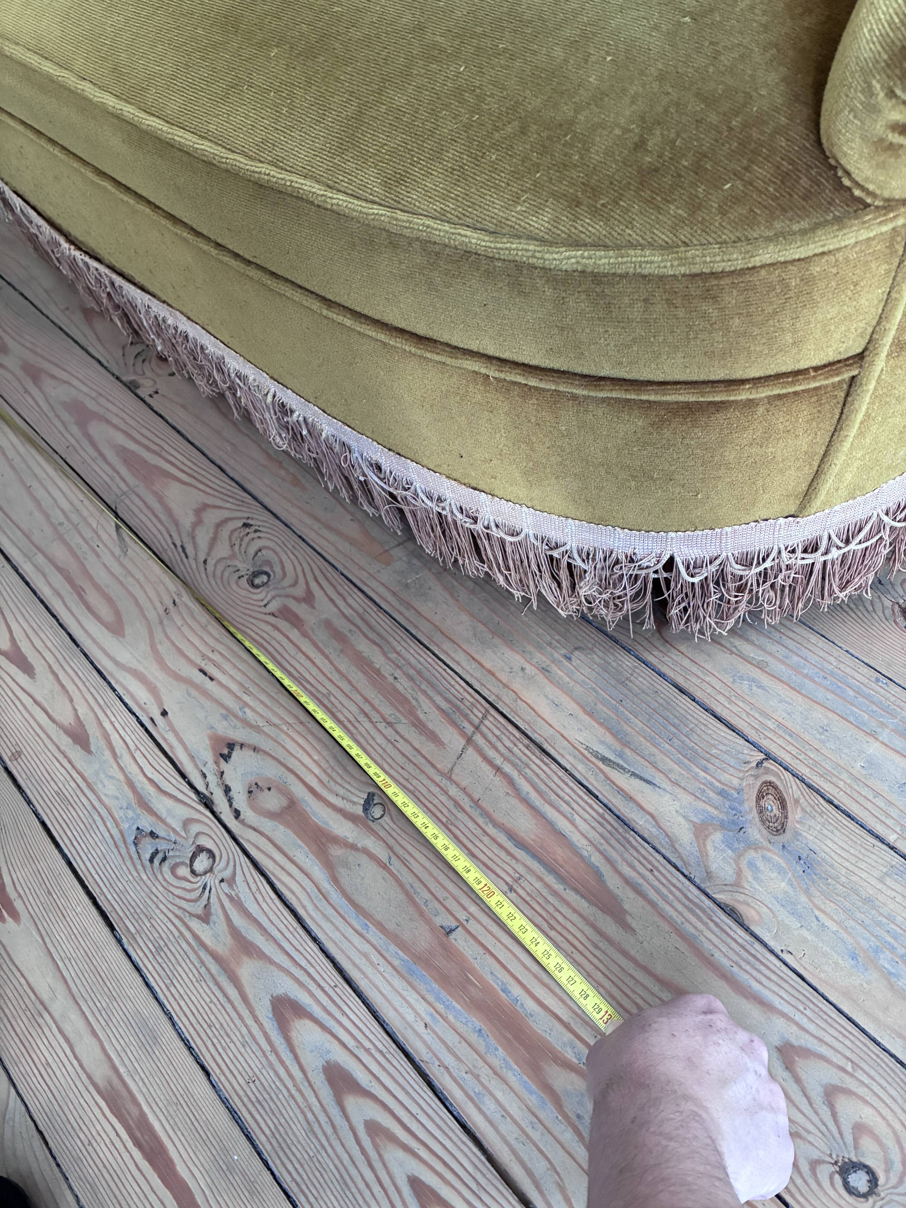 Two-seater toad sofa