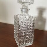 Diamond-tipped whisky carafe