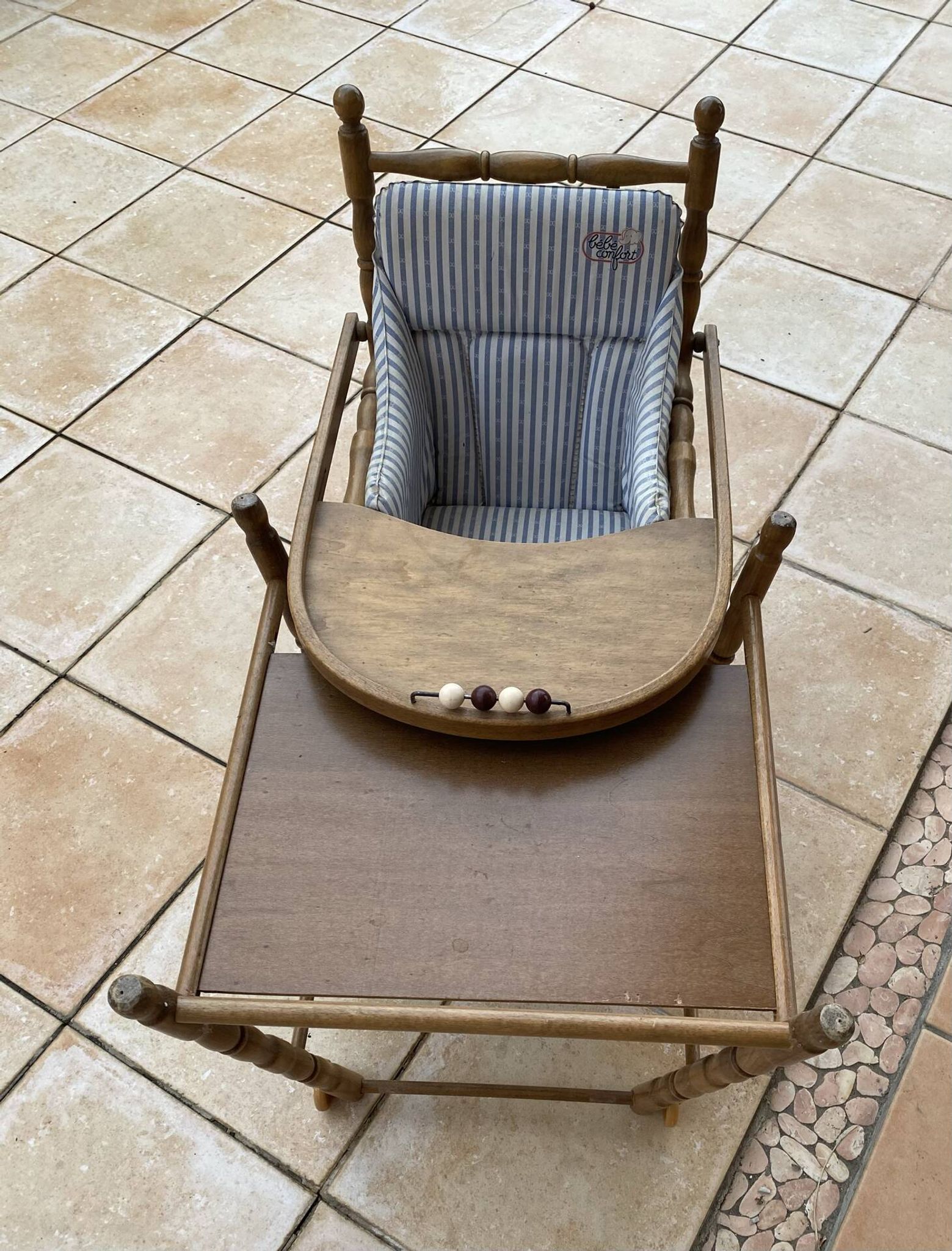 Chaise haute pour enfant