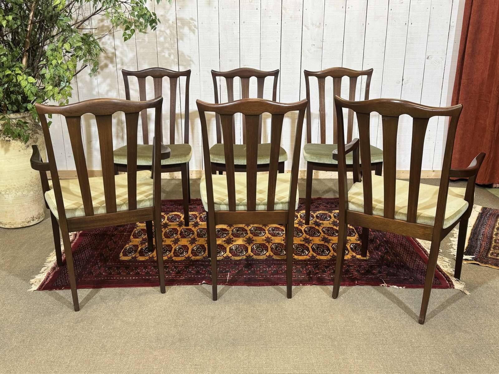 Suite de 4 chaises et 2 fauteuils anglais en acajou de la marque GPlan