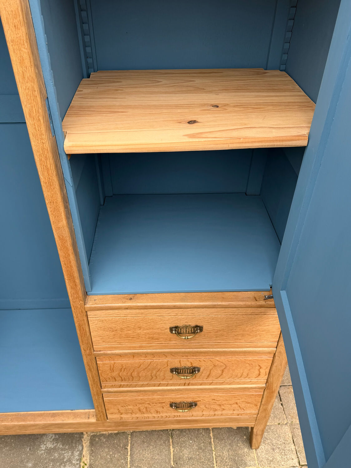 Parisian hotel wardrobe in solid raw oak, 1920.
