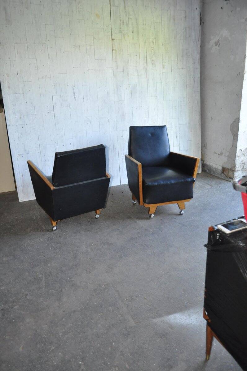 Pair of black Mid-Century armchairs in faux leather - 1960s, Hungarian armchairs (set of 2)