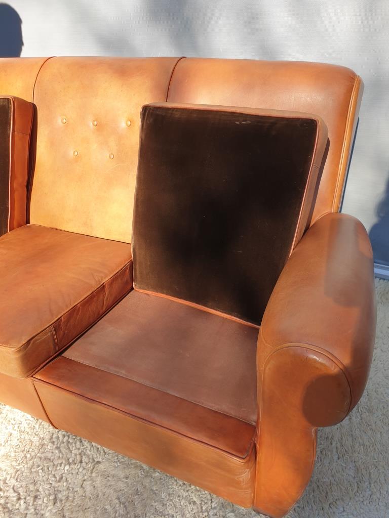 Sofa club leather 3 places buttoned back finish studded and velvet