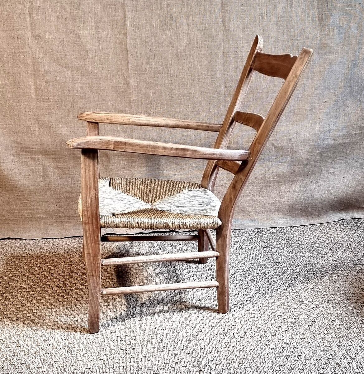 Antique country mulched armchair