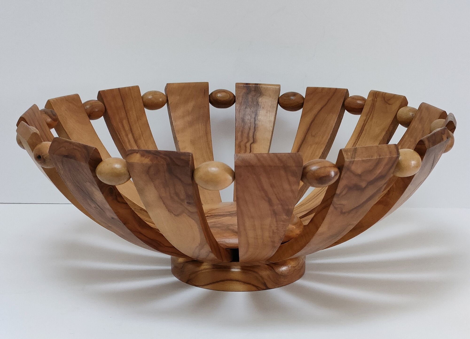 Fruit cup in olive wood vintage design