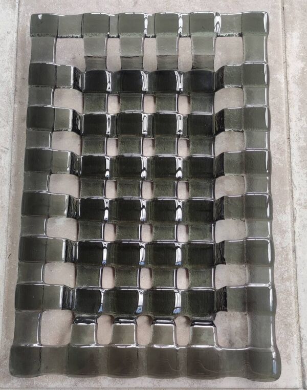 Ancien plateau, centre de table en verre fumé