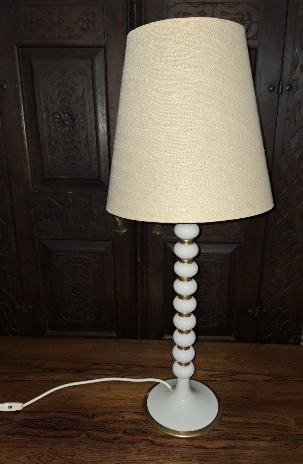 Lampe de table italienne des années 70 avec des sphères empilées.
