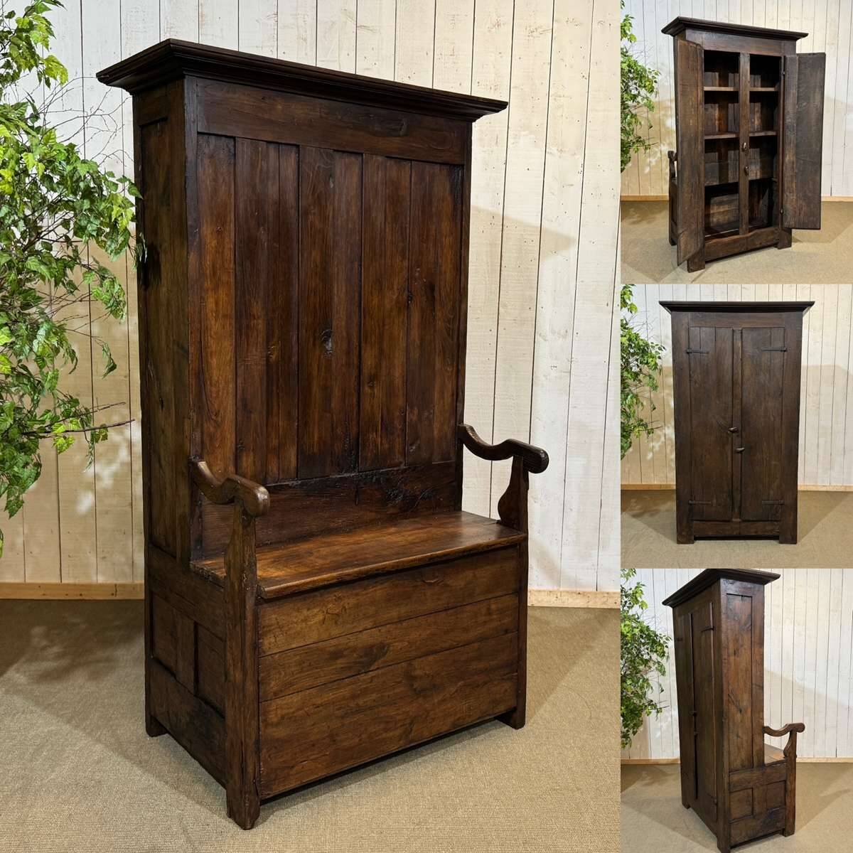 Entrance furniture, Breton wardrobe in oak and chestnut from the 19th century.