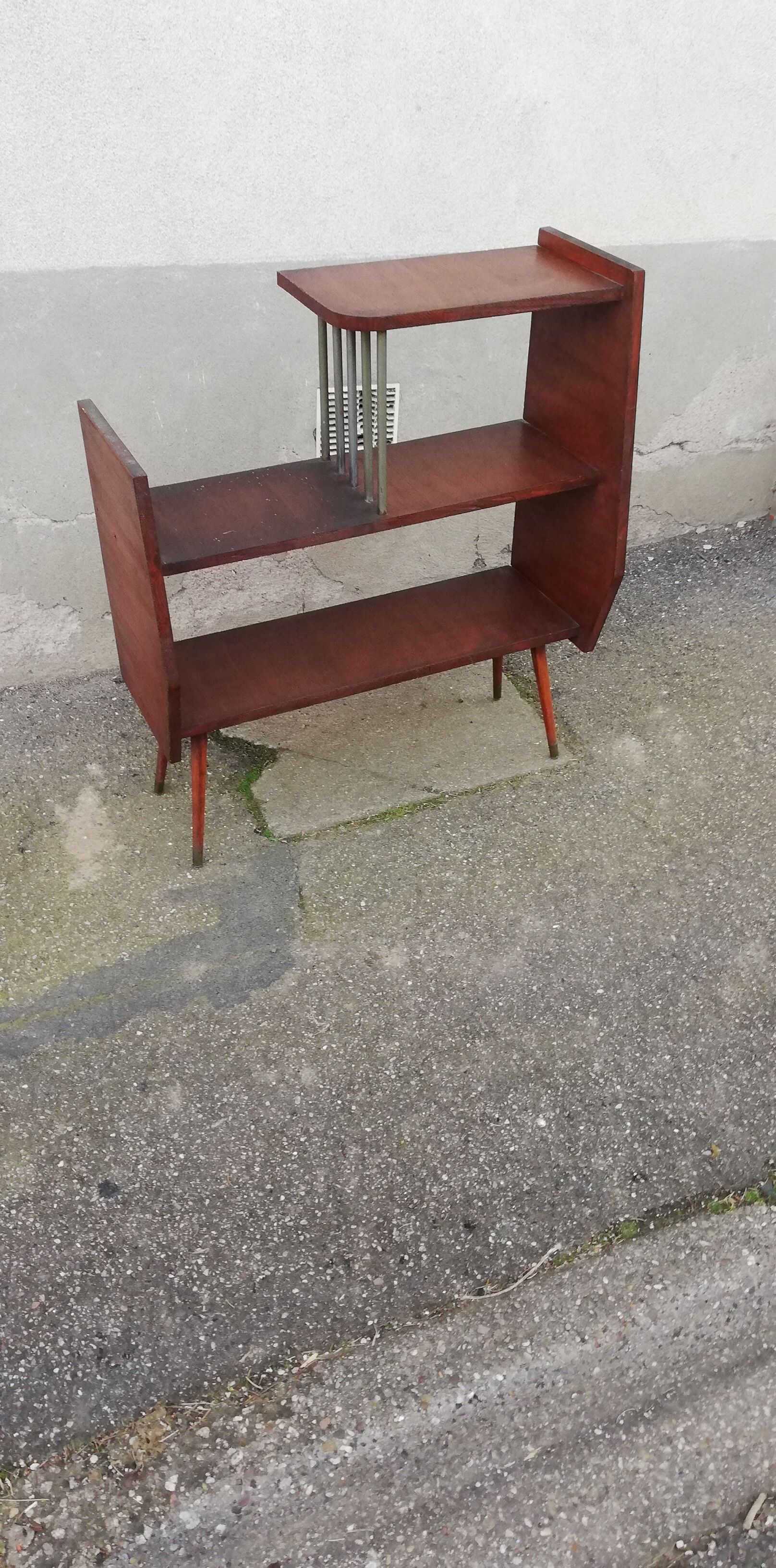 Vintage shelf compass feet