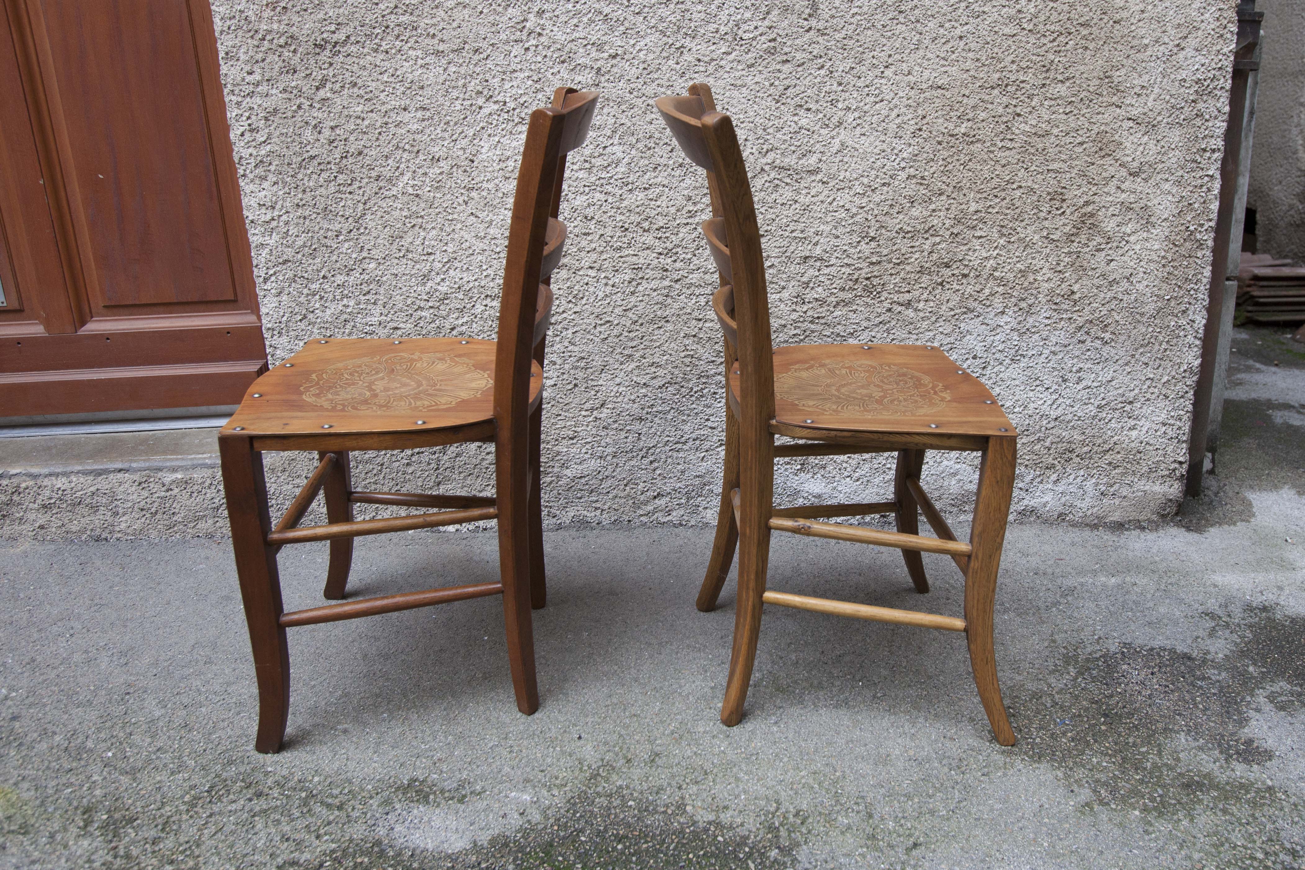 Pair of wooden chairs from the 1920s