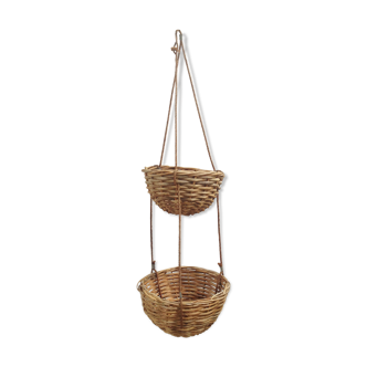 Hanging wicker pot