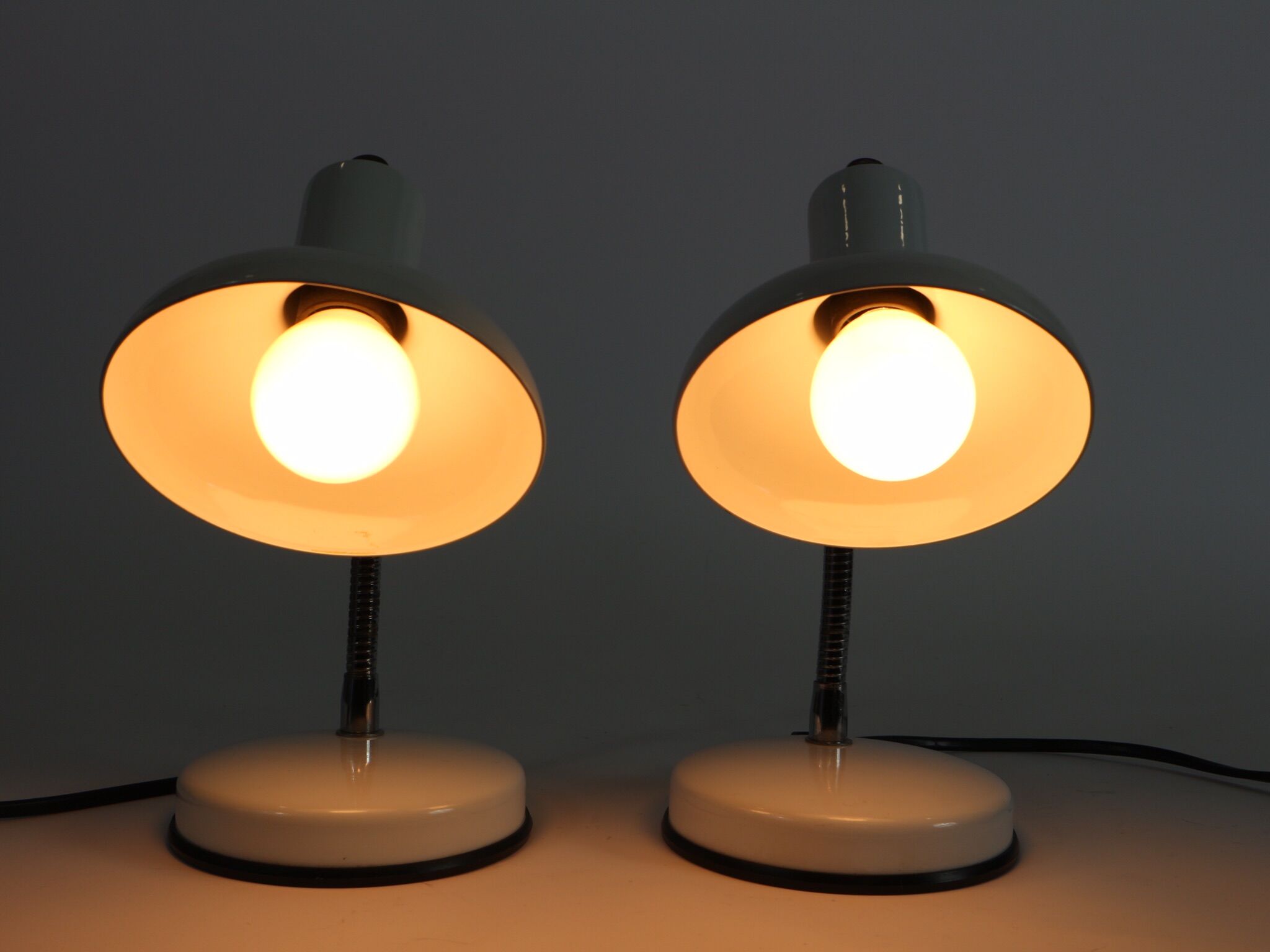 White couple table lamps Made in Italy by Veneta Lumi