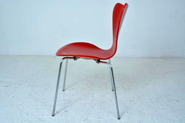 Chair Arne jacobsen for Fritz Hansen dating from the 1980s