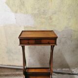 Small empty table pocket