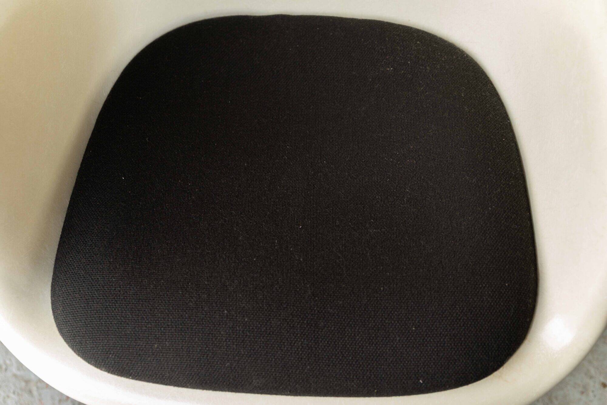 Rocking chair ‘RAR’ by Ray & Charles Eames