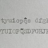 Typewriter Olivetti Lettera 22