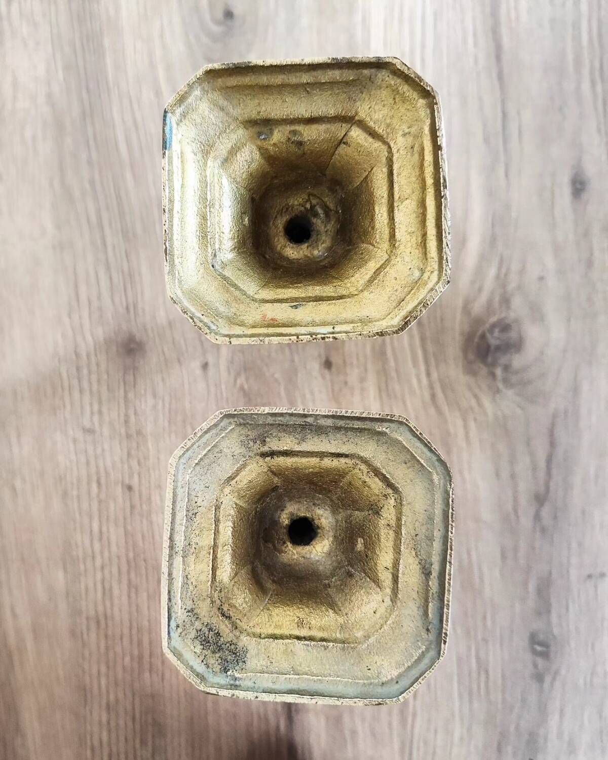 2 bougeoirs