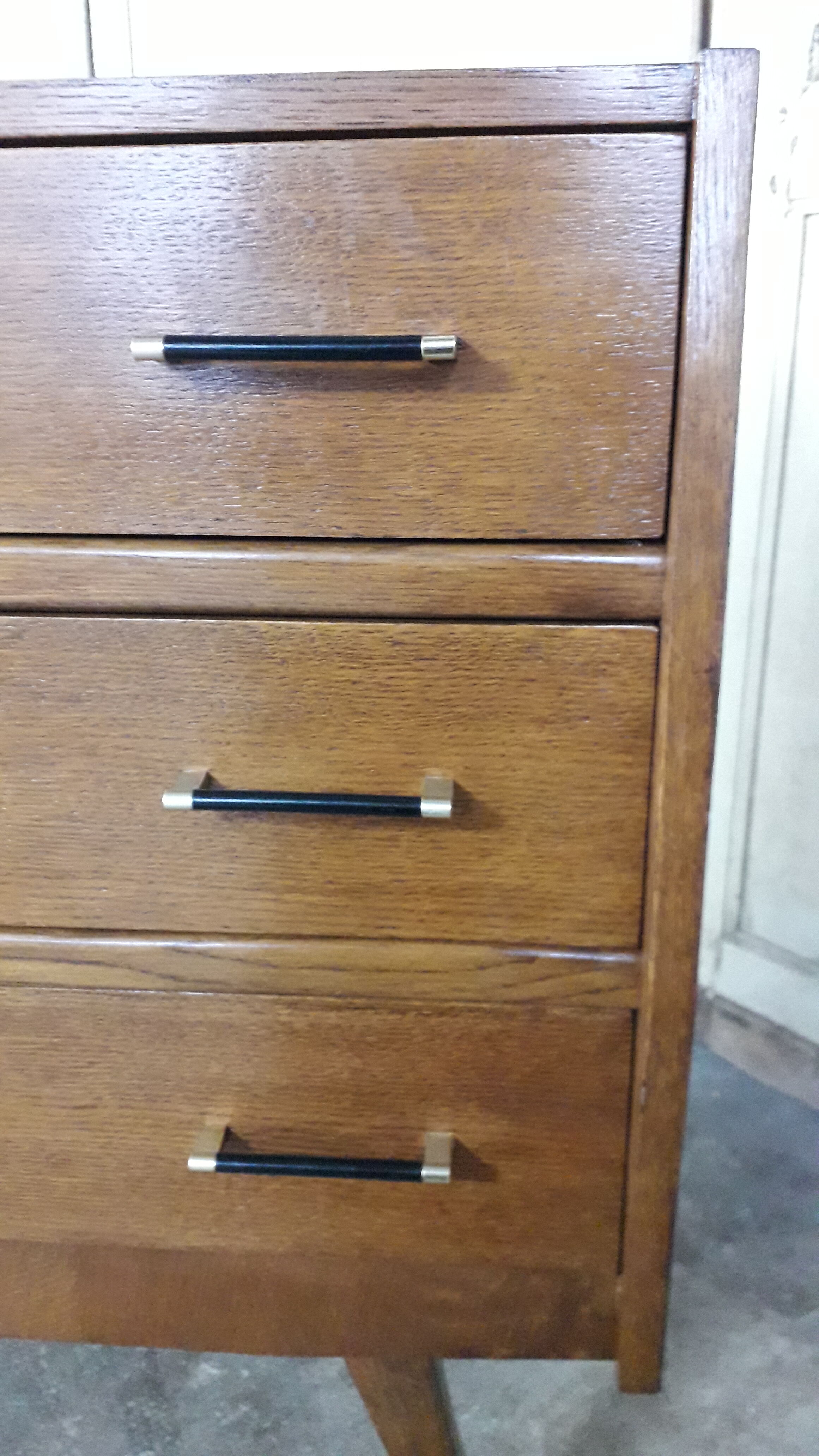 Commode vintage pieds sabres 1950