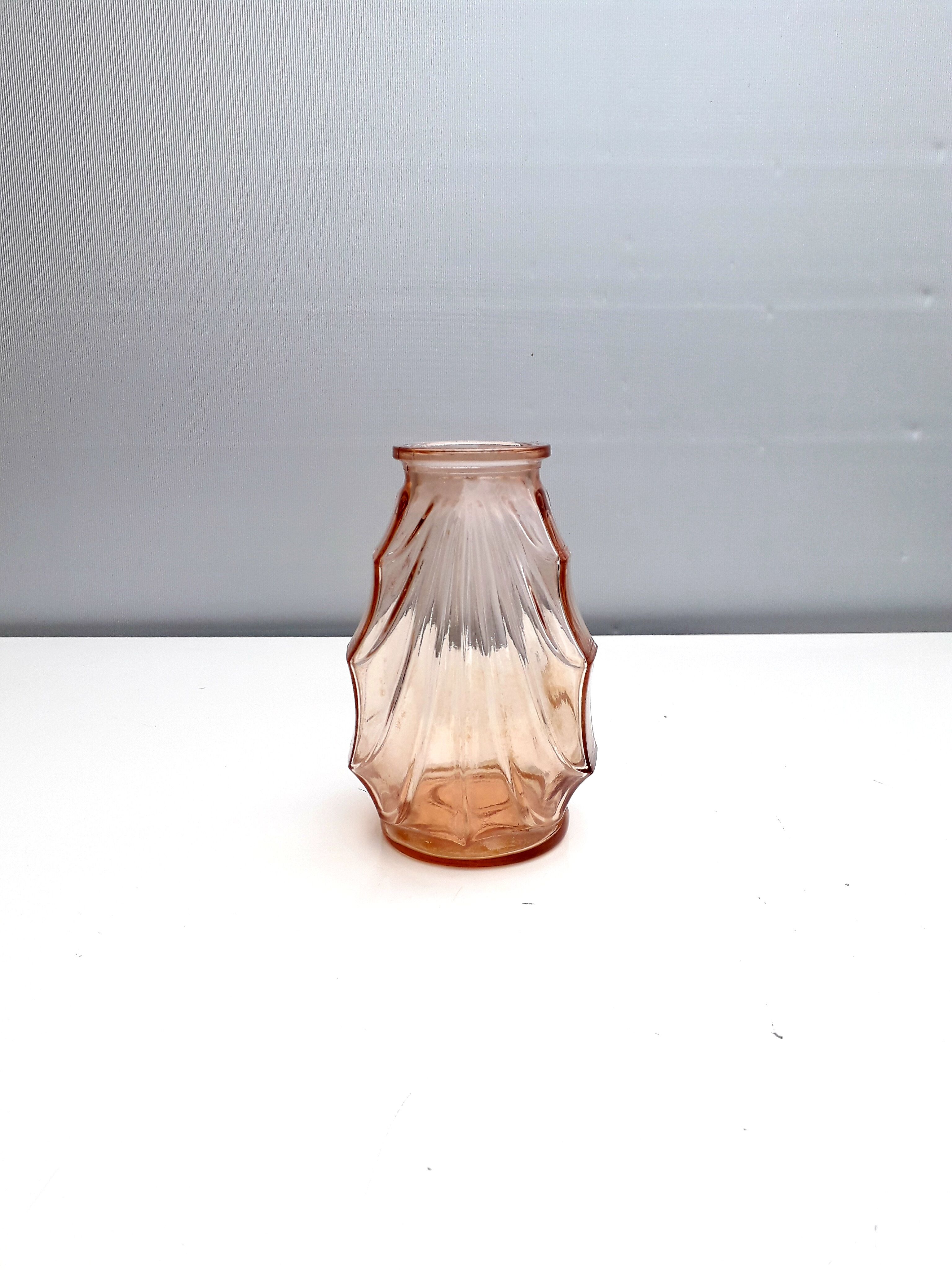 Art Deco vase in pink glass 1940-50