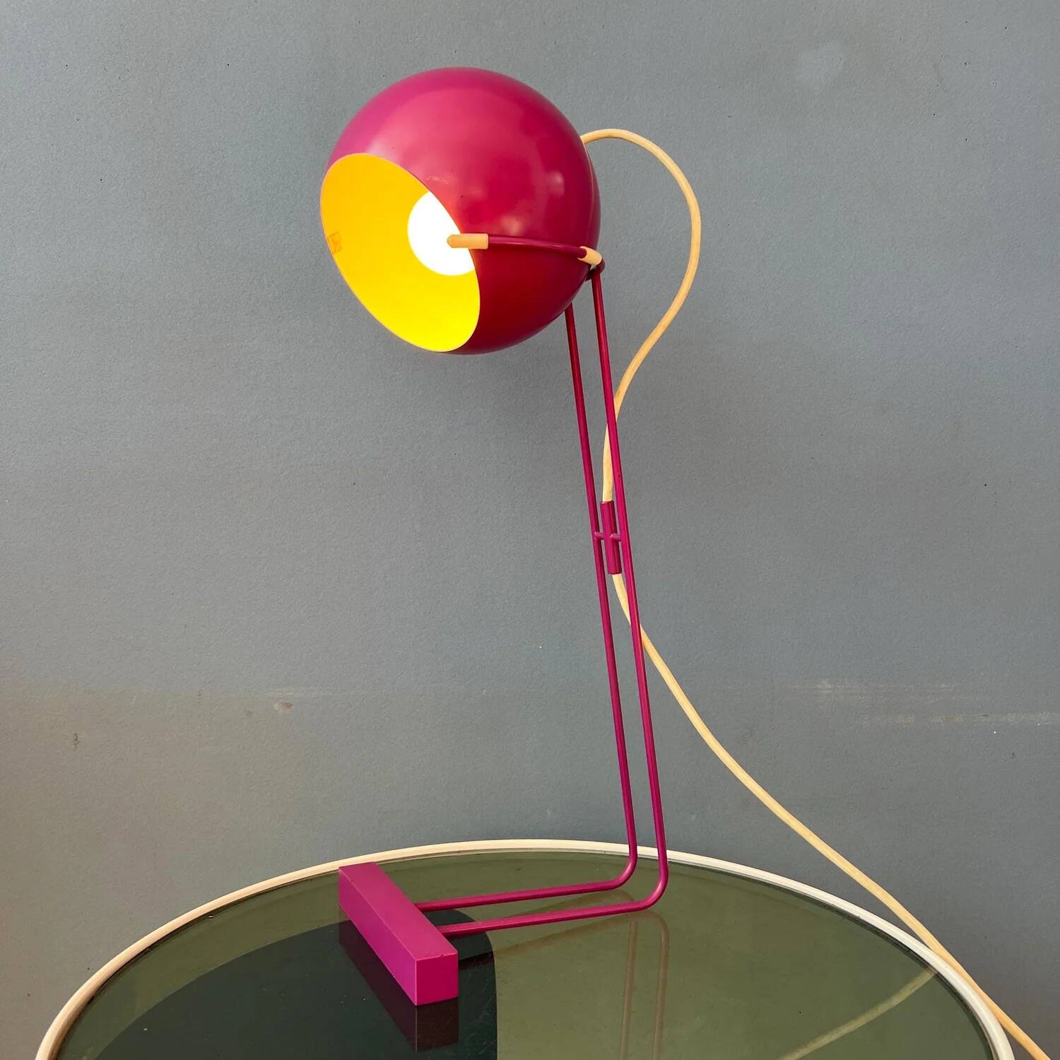 Playful vintage purple pink eyeball desk lamp