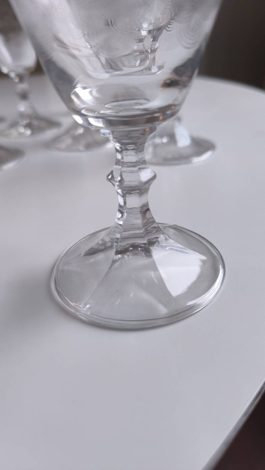 Set of 9 chiseled stemmed glasses