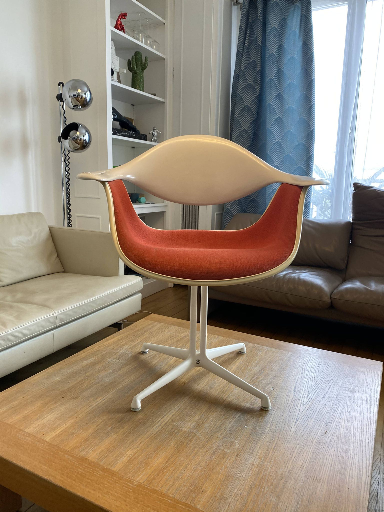 DAF Georges Nelson chair for Herman Miller. Foot la Fonda.