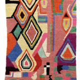 Berber Boujad rug in wool – A graphic and colourful piece