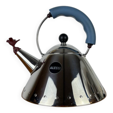 Alessi 9093 kettle by Michel Graves