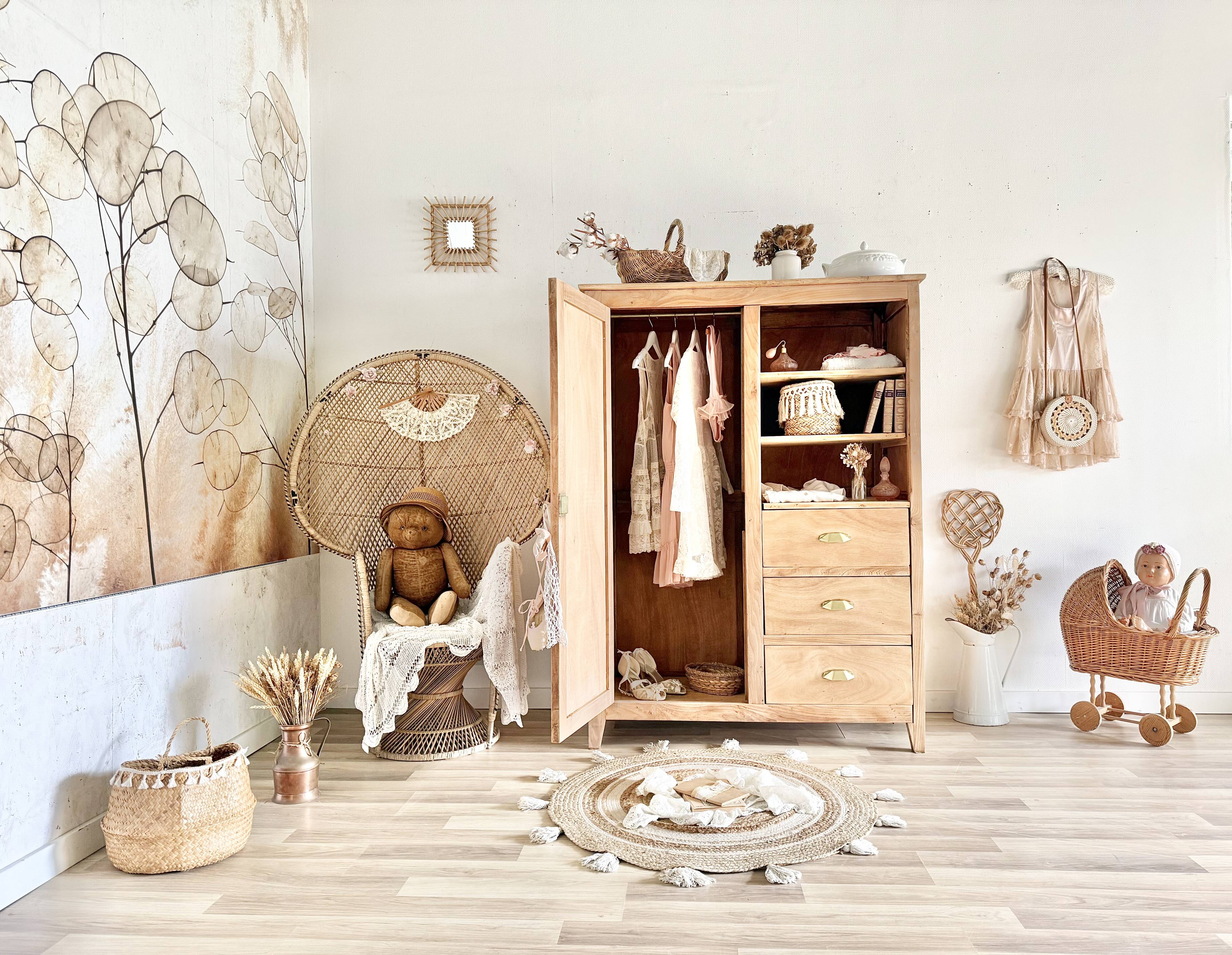 Asymmetrical Parisian wardrobe