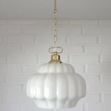 Suspension vintage en verre opalin blanc / Éclairage éclectique années 1970
