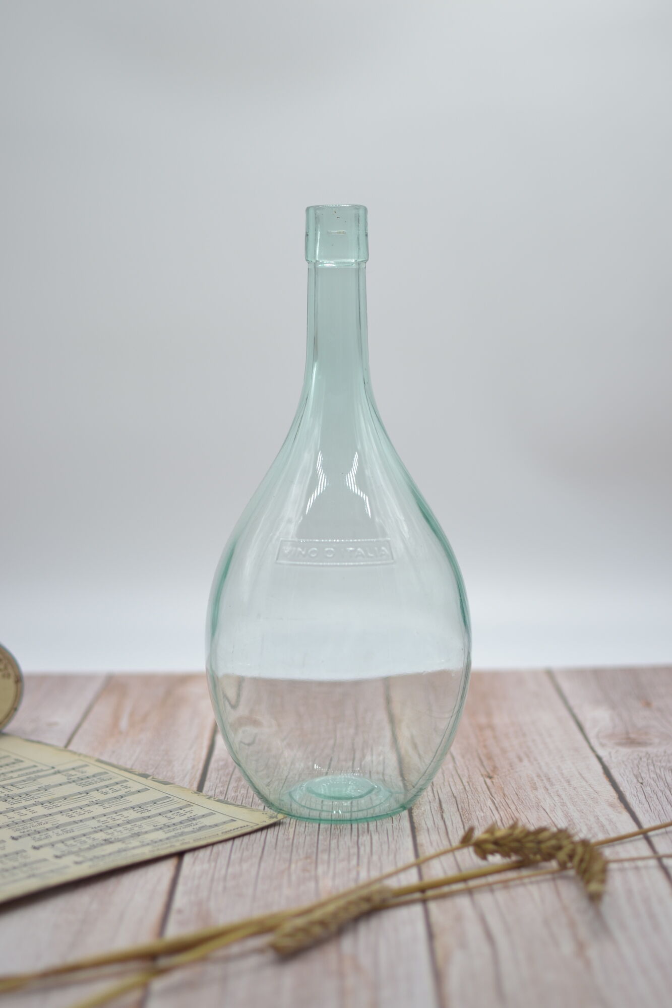 Carafe/dame jeanne Vino Italia in the shape of a drop