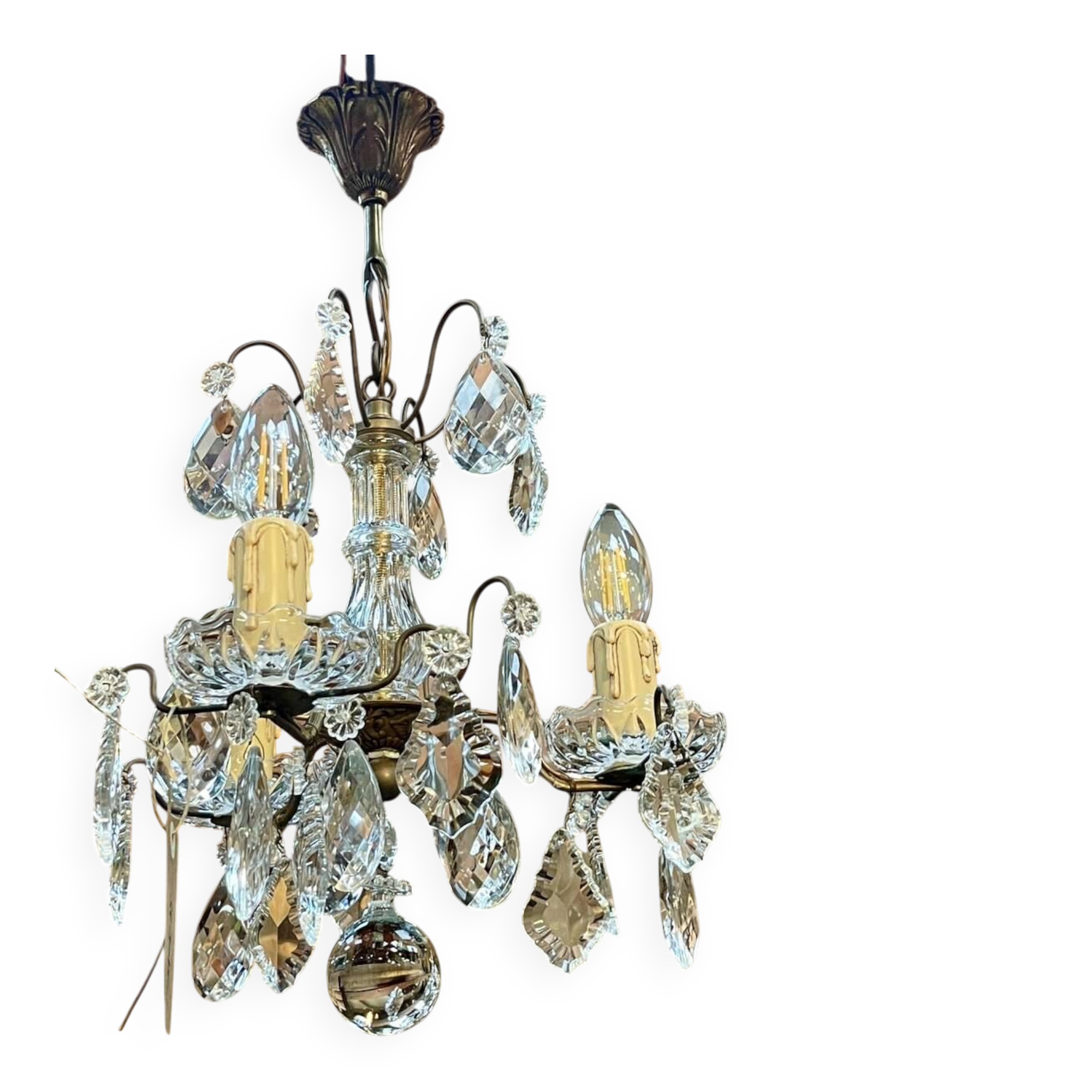 Three-light chandelier in bronze and cut crystal, early 20th century work.