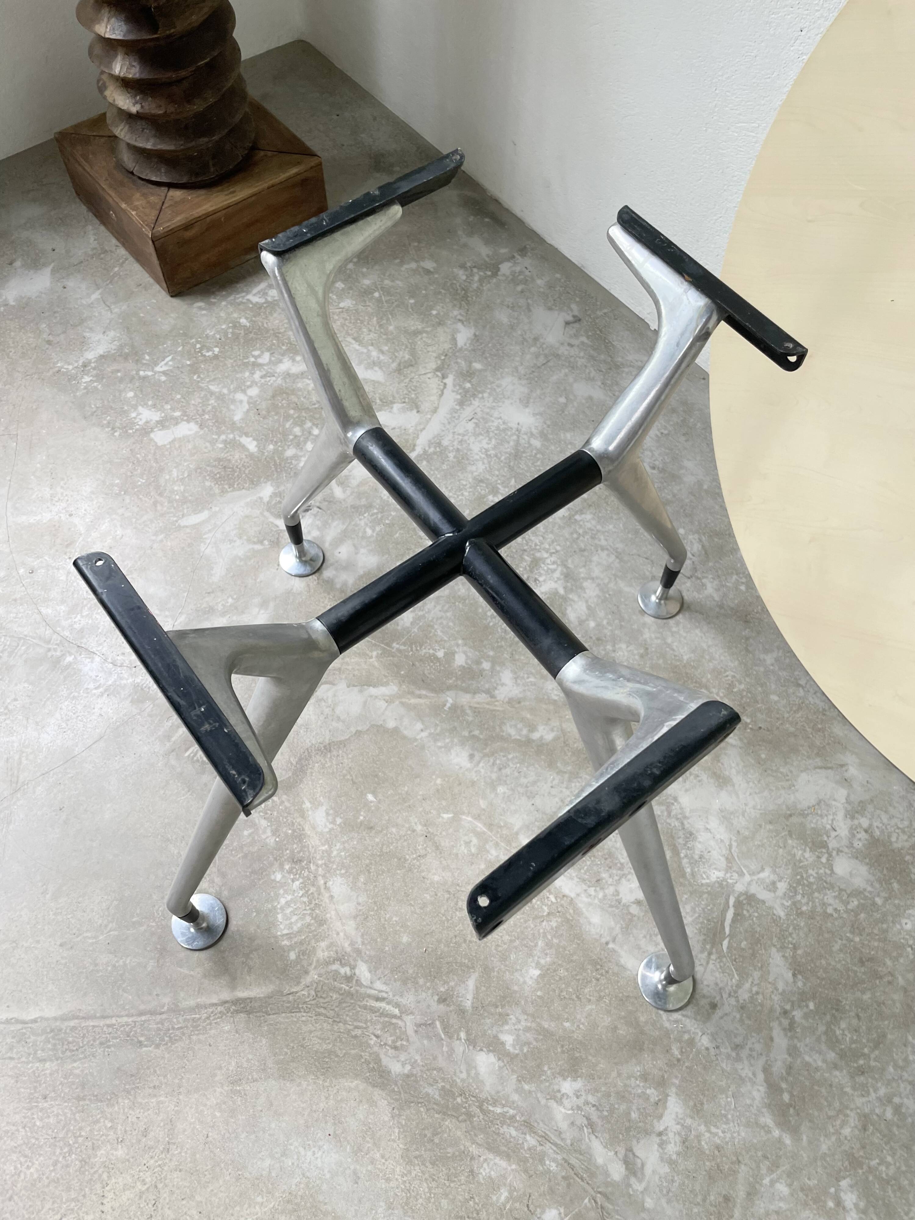 Tecno Nomos Round Table Brushed Metal