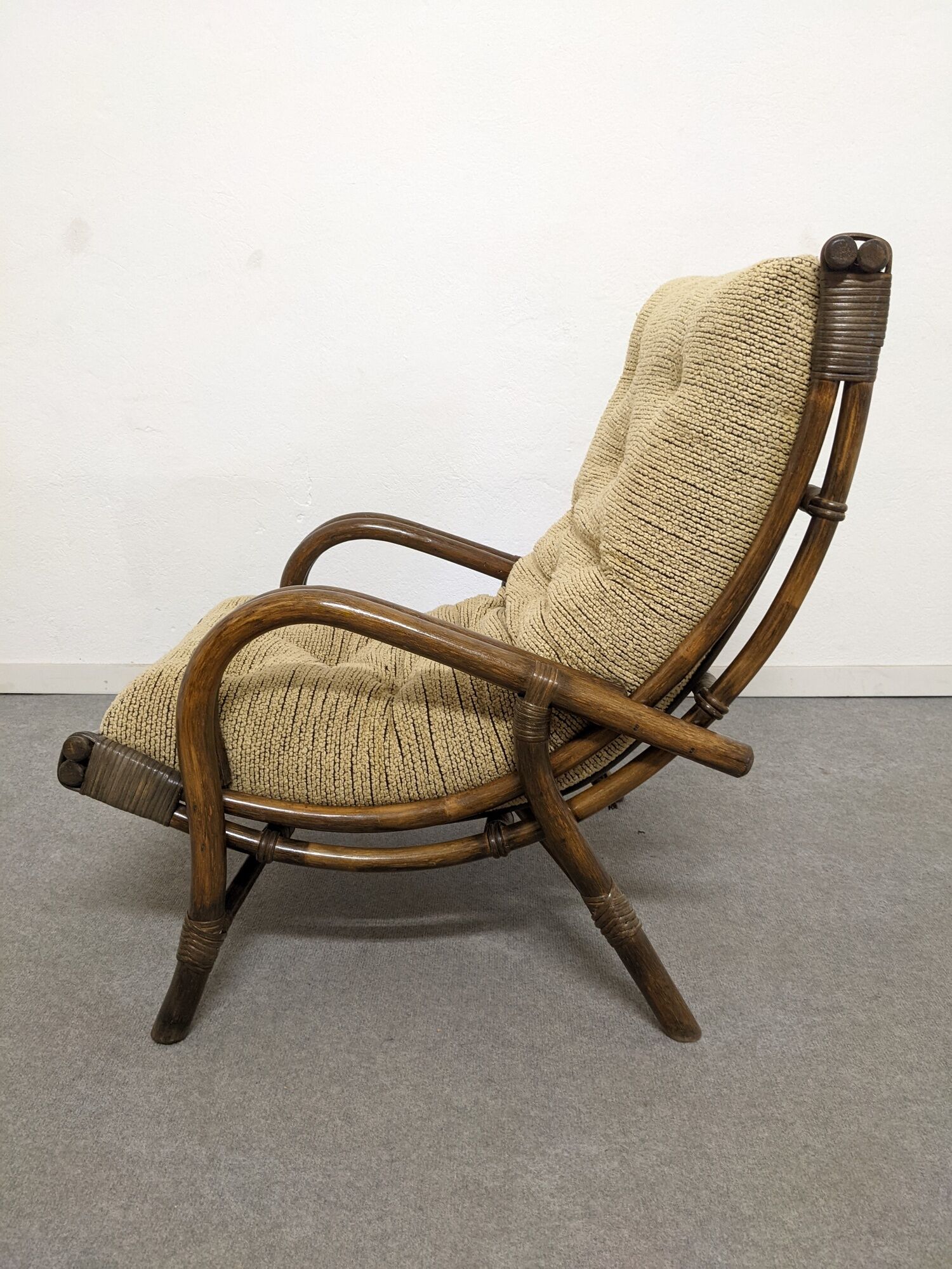 Living room in bamboo and rattan of the 60s/70s (4 armchairs 2 ottomans 1 coffee table + cushions)